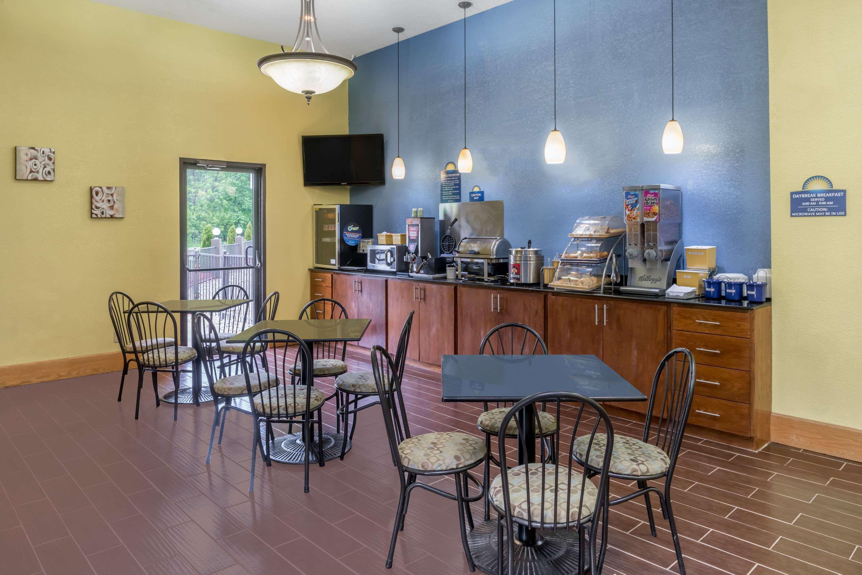 Days Inn & Suites By Wyndham Casey Eksteriør billede