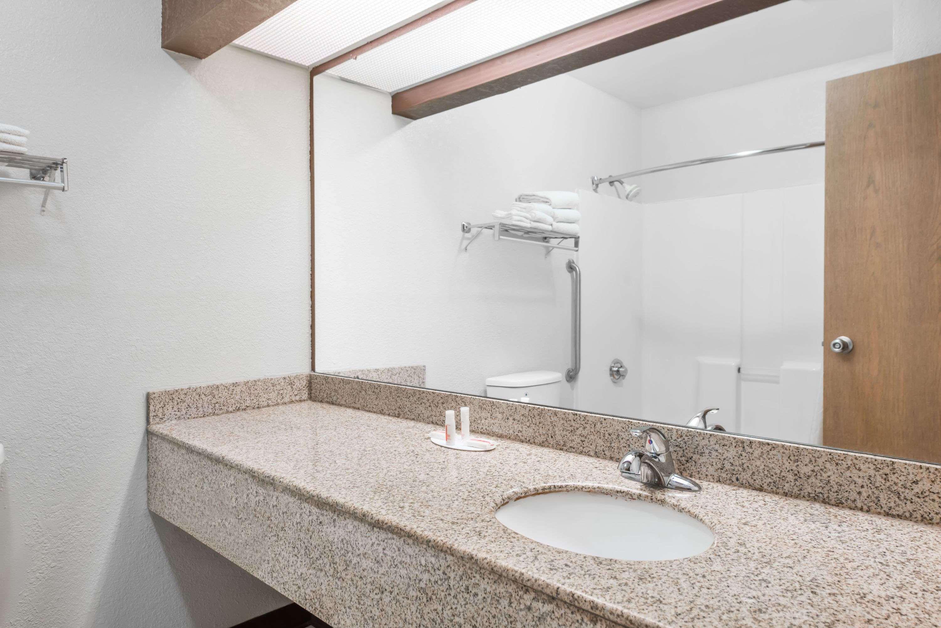 Days Inn & Suites By Wyndham Casey Eksteriør billede
