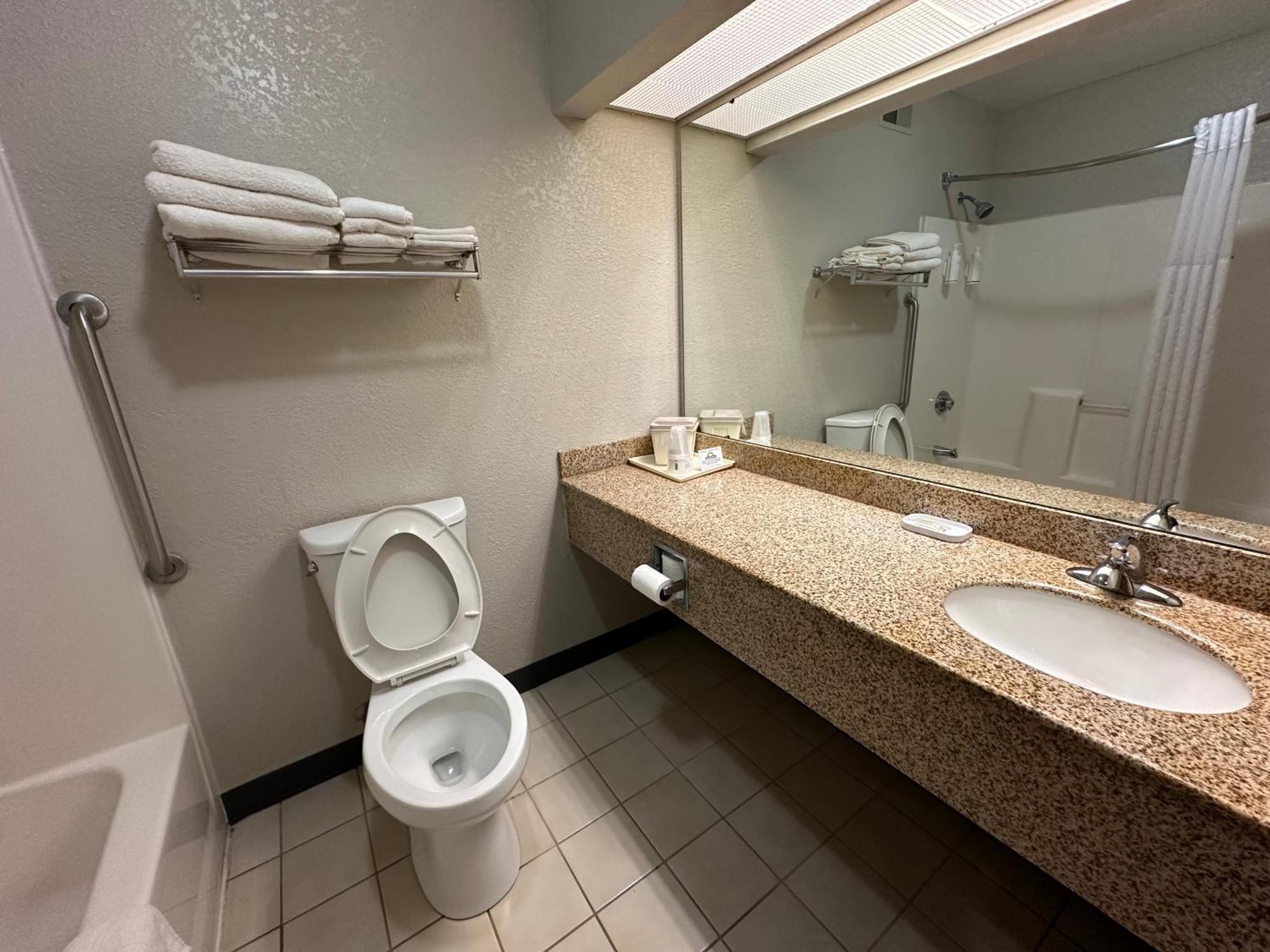Days Inn & Suites By Wyndham Casey Eksteriør billede